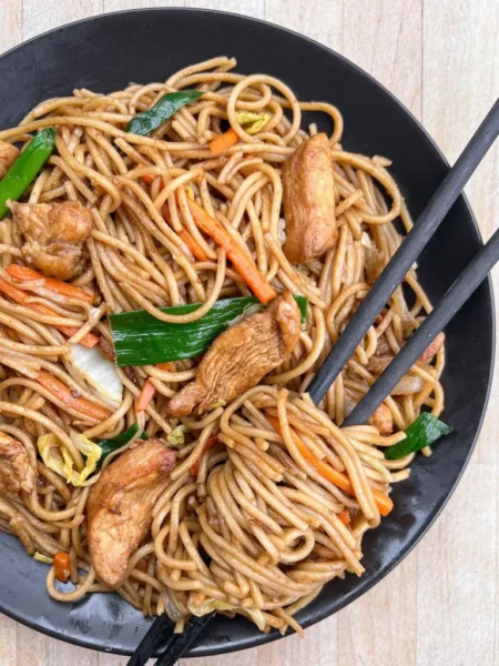 How to Make Chicken Lo Mein