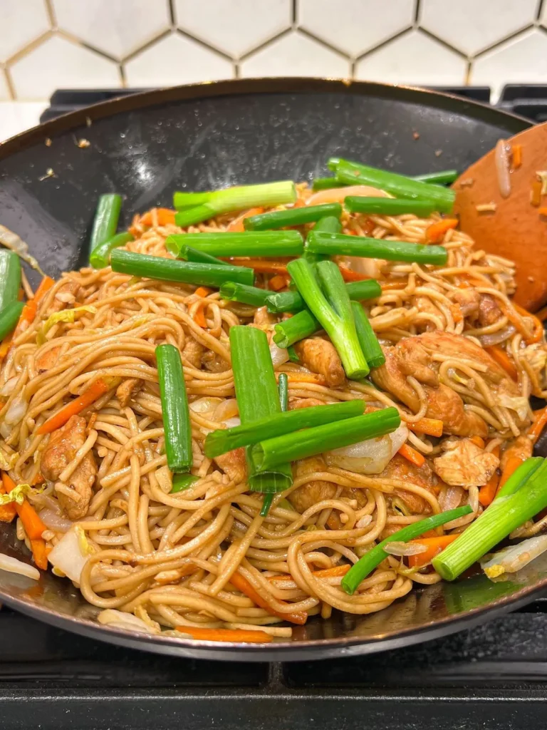 How to Make Chicken Lo Mein