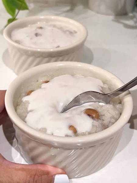 Chè Đậu Trắng (Rice Pudding with Black Eyed Peas)