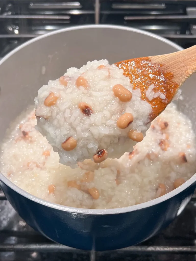 Chè Đậu Trắng (Rice Pudding with Black Eyed Peas)