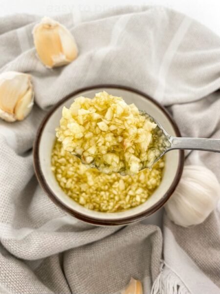 How to Make Homemade Minced Garlic in Olive Oil