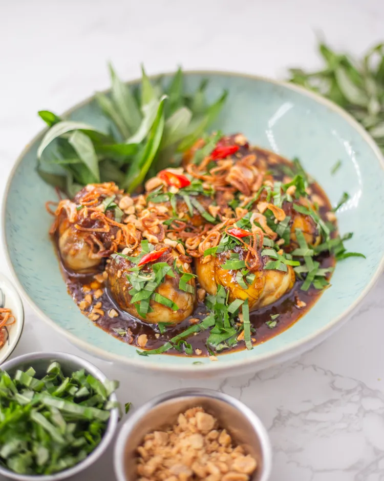 7 Delicious Ways to Enjoy Vietnamese Fertilized Duck Eggs in Tamarind Sauce