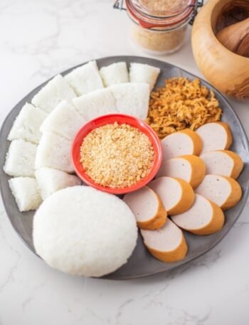 Vietnamese Rice Ball With Sesame Salt