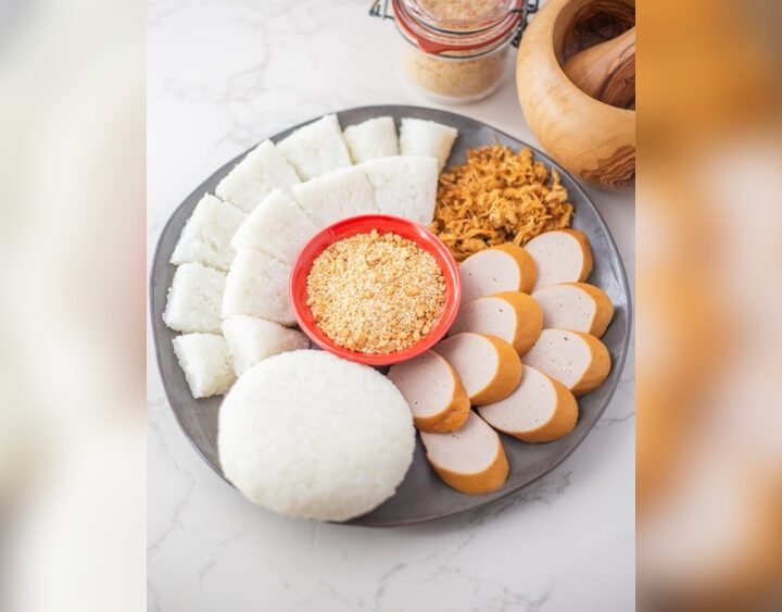 Vietnamese Rice Ball With Sesame Salt