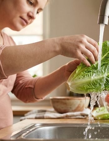 Is It Safe To Eat Salad While Pregnant