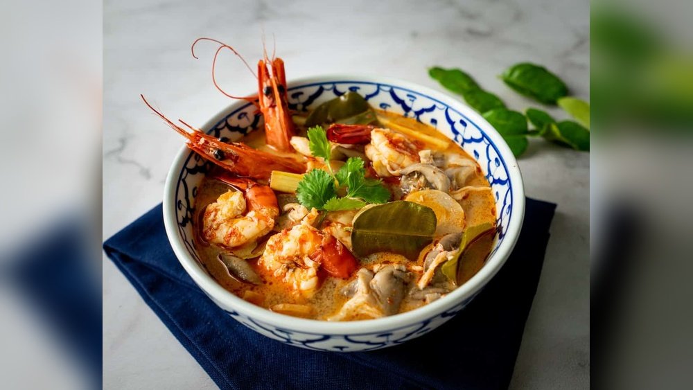 Authentic Tom Yum Goong Soup Recipe (Spicy Thai Shrimp Soup)