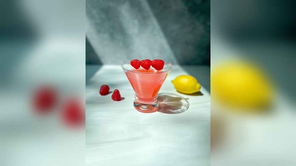 Straspberry St Germain Raspberry Lemon Cocktail: Refreshing Summer Recipe