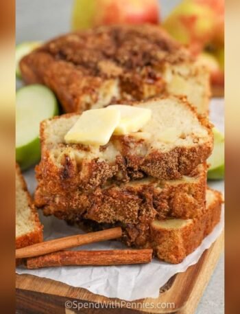 Warm Apple Pie Bread With Cinnamon