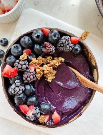 Healthy Blueberry Banana Smoothie Bowl