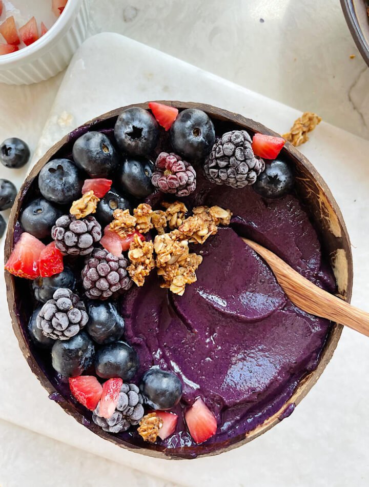 Healthy Blueberry Banana Smoothie Bowl