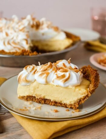 Mango Pie Recipe With a Tropical Coconut Twist