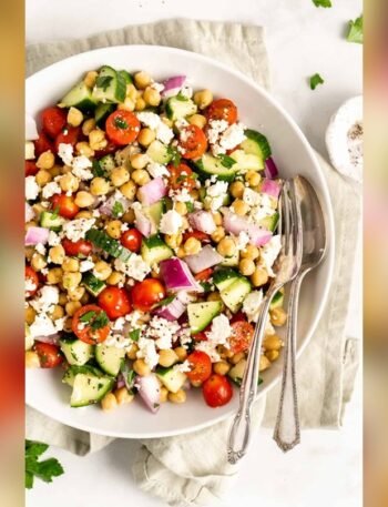 The Ultimate Mediterranean Chickpea Salad (Easy & Fresh Weight-Loss Meal)